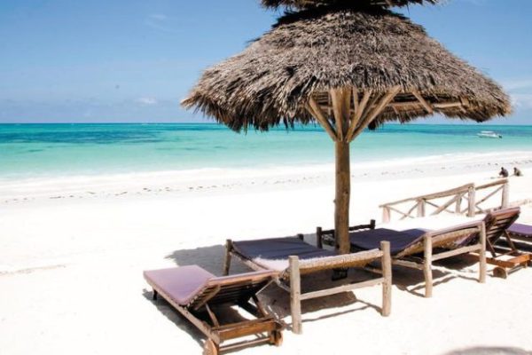 Bluebay Beach Resort_beach1